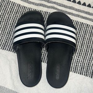 ADIDAS SLIDES